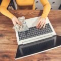 Dlaczego inwestowanie online zyskuje na popularności?