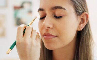 Jak podkreślić urodę brązowych oczu makijażem?