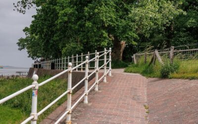 Jaka odległość płotu od drogi gminnej jest dozwolona?