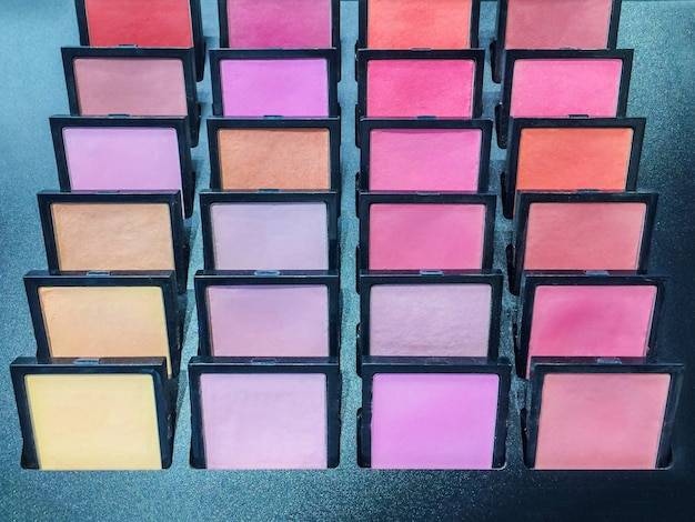 Jak wybrać paletę cieni do codziennego makijażu?