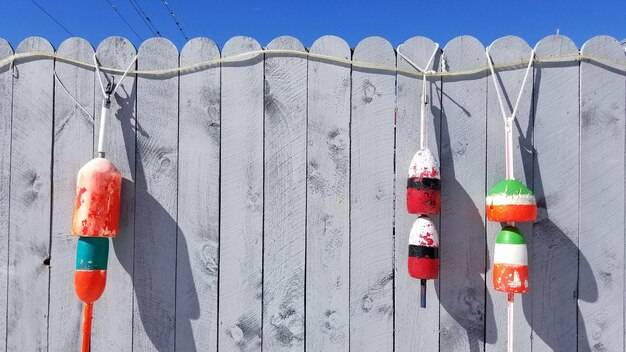 Jaką farbę wybrać na zardzewiałe ogrodzenie?