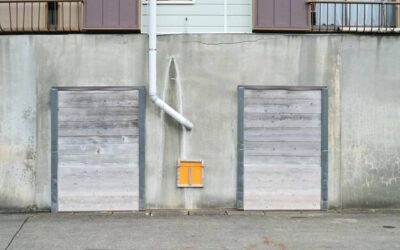 Jaki prześwit pod bramą dwuskrzydłową zapewni komfortowy wjazd?