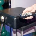 Jak samodzielnie zaprogramować pilot Nice w domowym systemie automatyki?